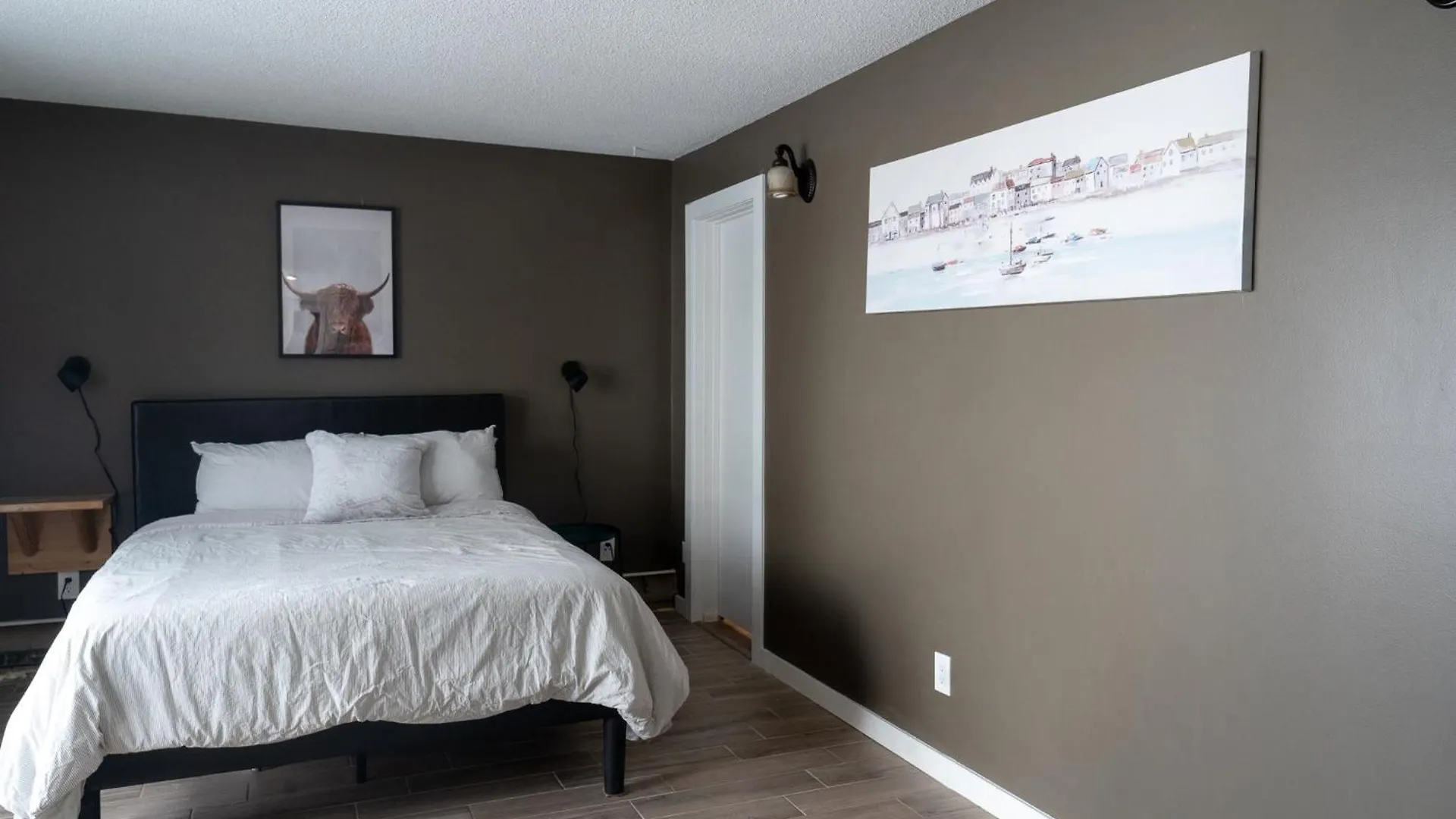 One Bedroom Condo Near Whyte Ave Close To University Edmonton 0*,  Canada